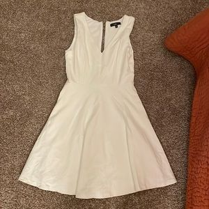 Lulu’s white dress